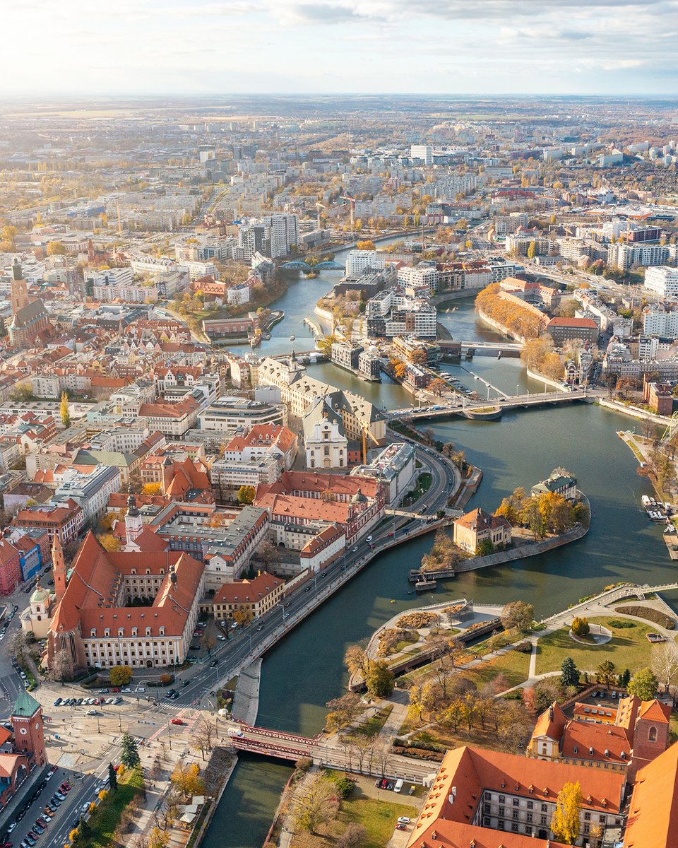 Conf_League's tweet image. Counting down the days until Wrocław 🔜

#UECL