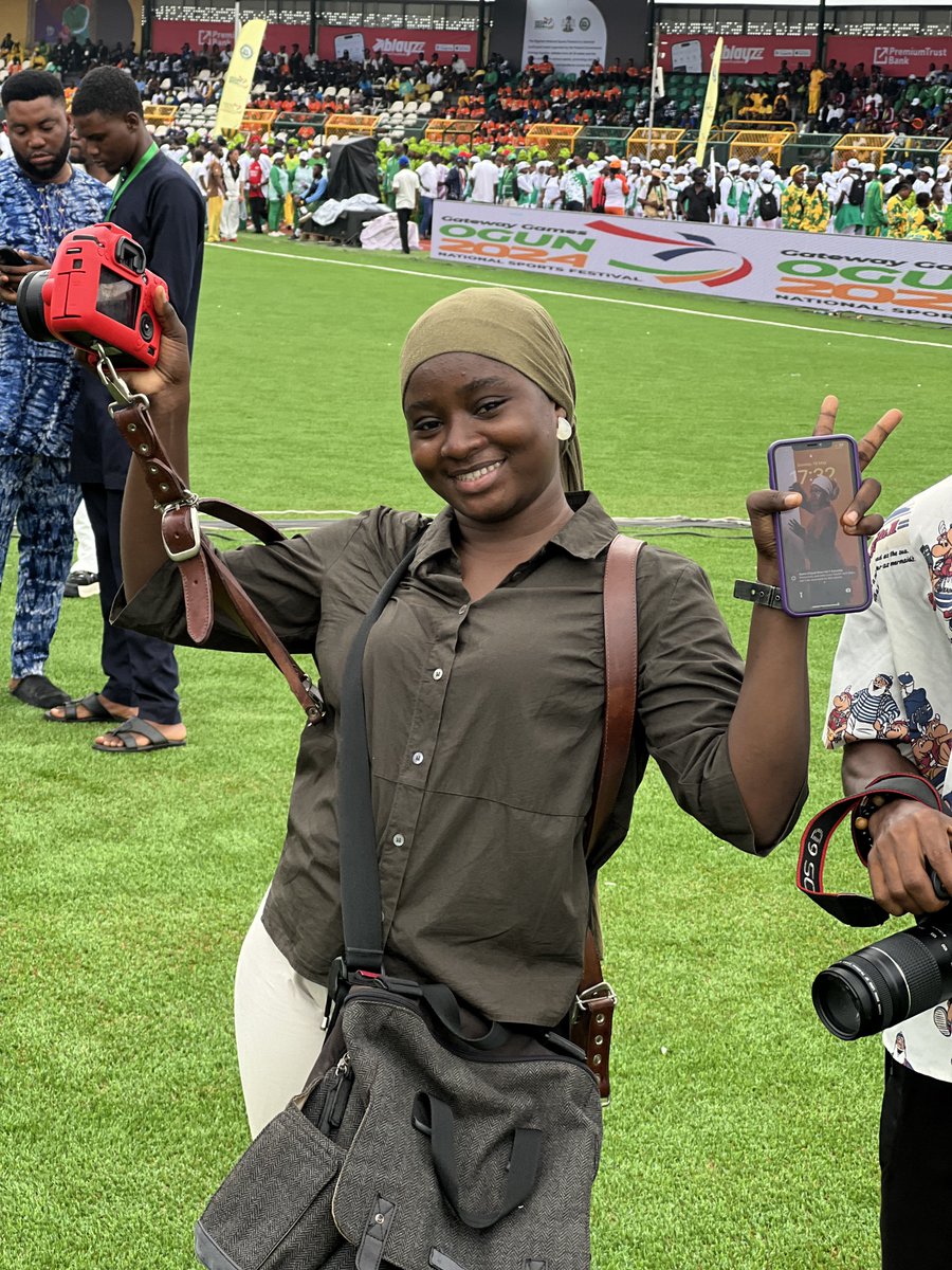 BabyGirl Photographer(TikhorsBrand) tweet media