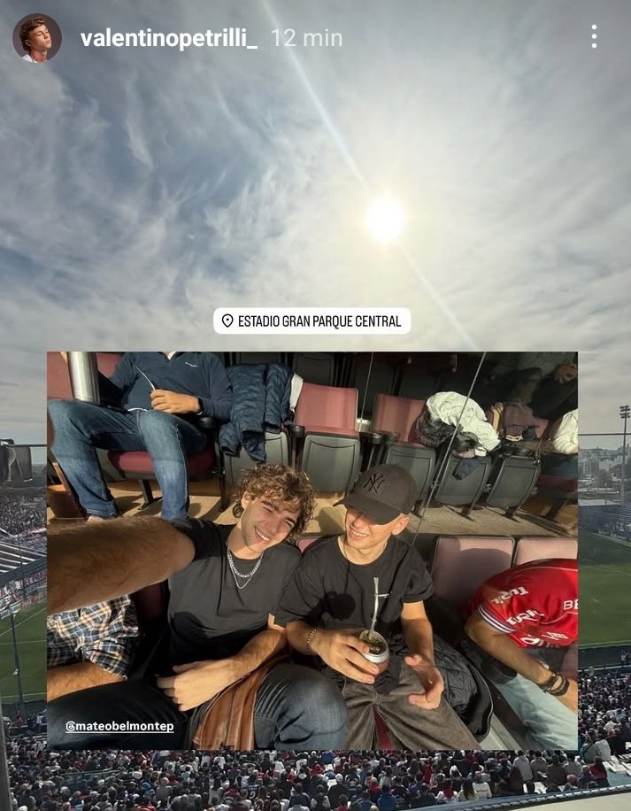 Los protagonistas de la serie Margarita alentando a Nacional, NACIONAL NACIONAL