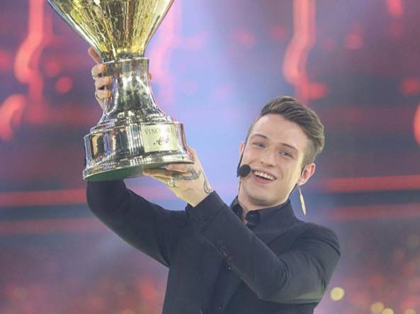 nir_vals's tweet image. Ultimo vincitore degno di quella coppa ad Amici, era nove anni fa, mi chiedo perché lo guardo ancora #amici24