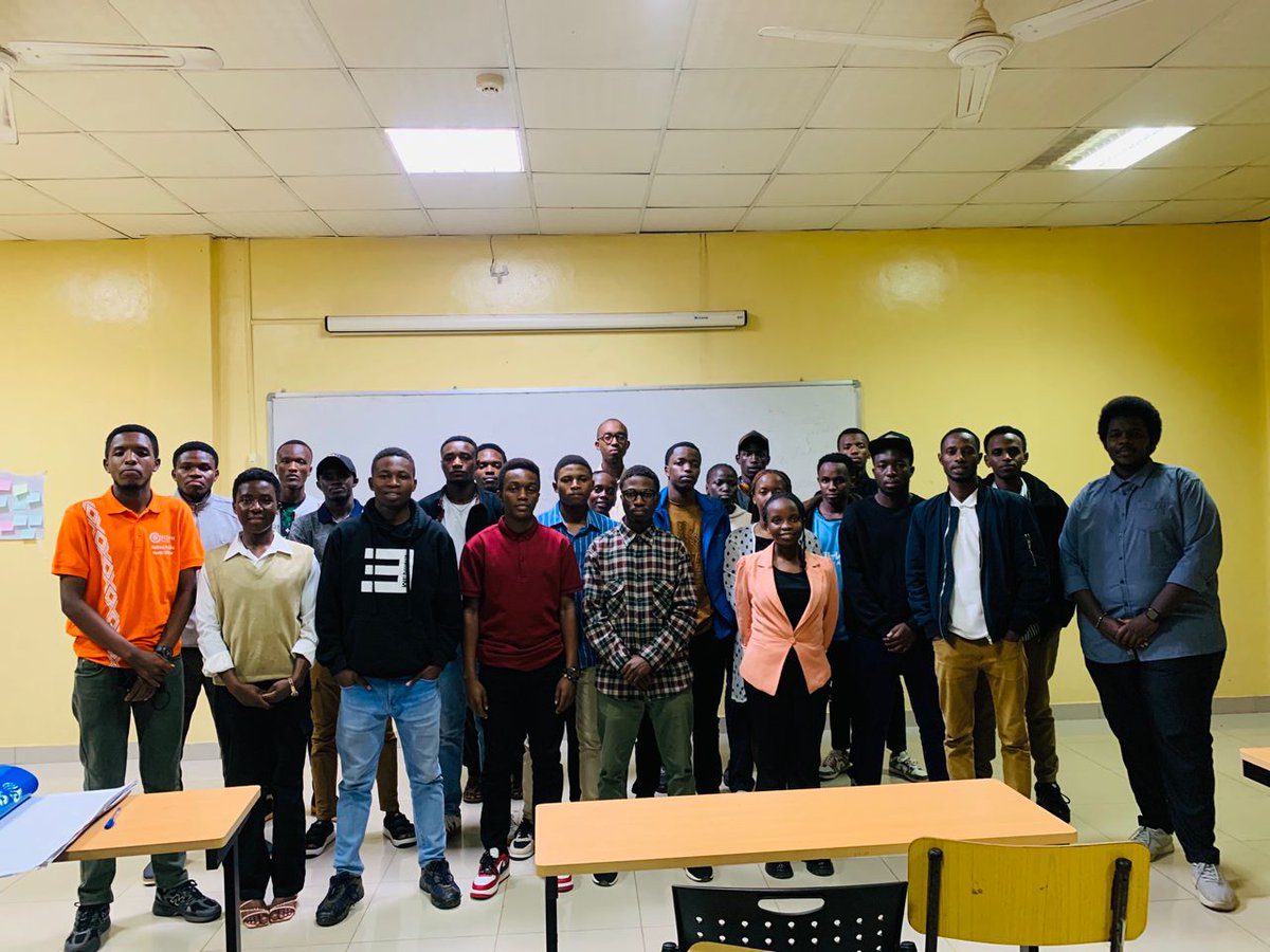 Yesterday, we officially kicked off Orange Night in SCOPH with an inspiring introduction session! Grateful for the energy, enthusiasm, and shared passion for public health. The journey has just begun! #SCOPH #OrangeNight #PublicHealth"
