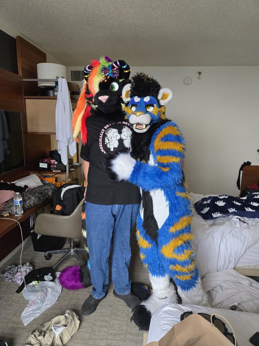 Dusti/Fury 🔜 FWA (@kodaleone) on Twitter photo It was awesome getting to meet <a href="/Idejima/">Altin | アルティン 🔜 manedstripes.cat</a> at FWA, and we got the cutest pics! It was awesome getting to meet <a href="/Idejima/">Altin | アルティン 🔜 manedstripes.cat</a> at FWA, and we got the cutest pics!