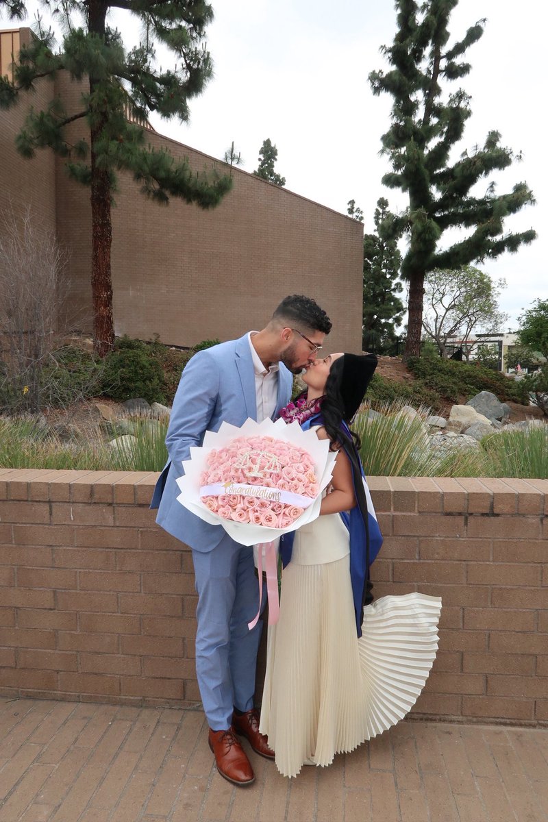 DBradley___'s tweet image. Juris Doctor👩🏻‍💼⚖️ 

STAY AT HOME DADDY LOADING…🫡🔜

#2025Grad