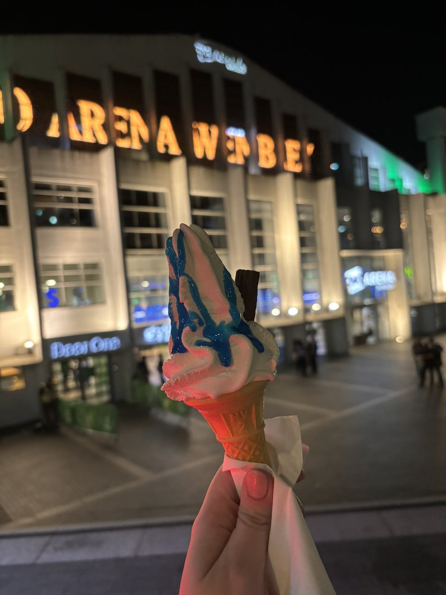 Petition to have ice cream vans out at 11pm up north pls 🍦
<a href="/ollymurs/">Olly Murs</a>