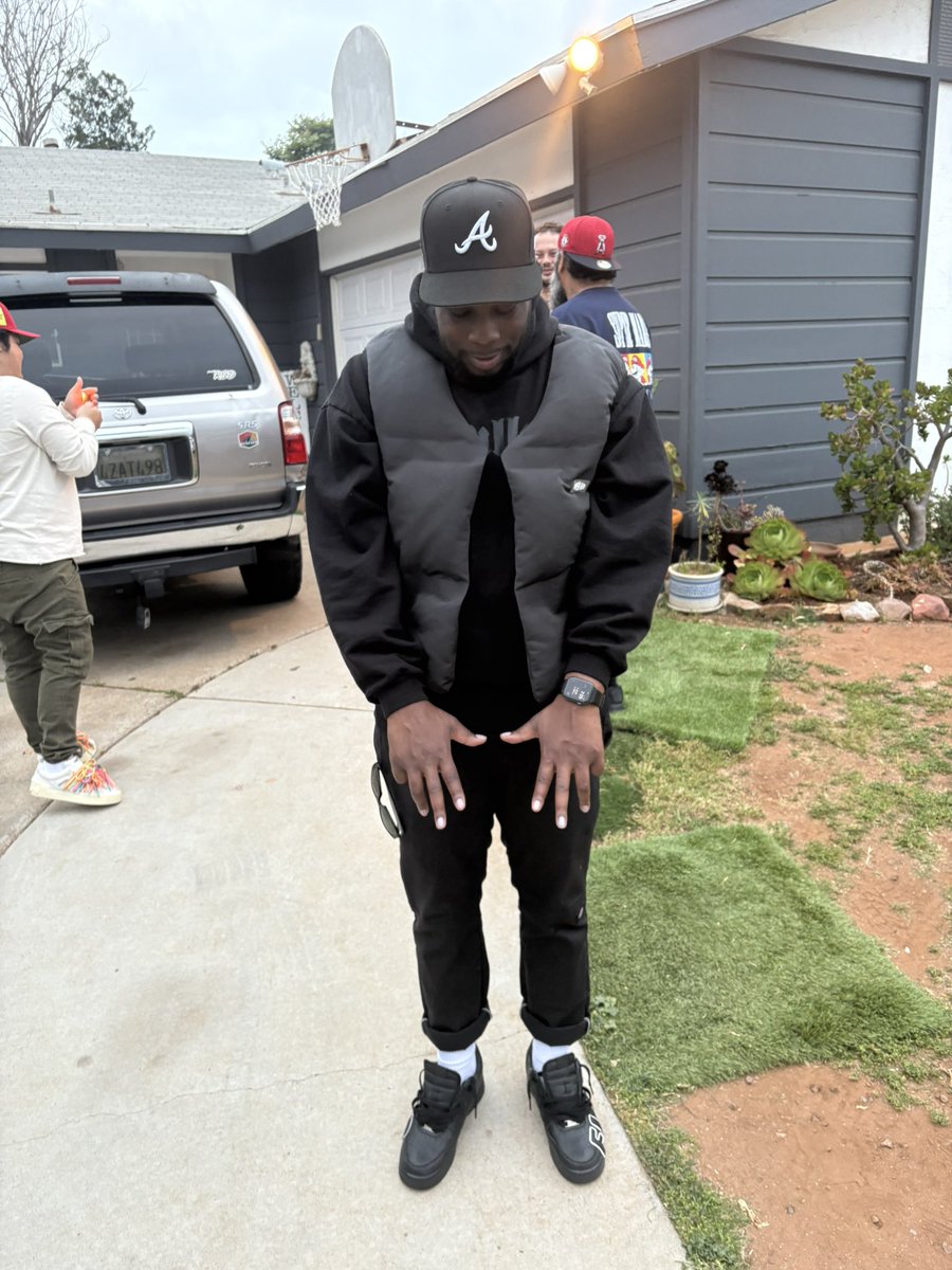 Aintyoumalcom tweet media