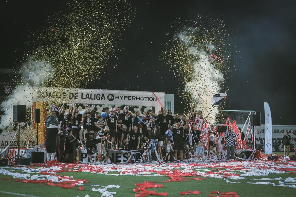 ADCeuta_FC's tweet image. 🤍🖤 CAMPEONES 🏆