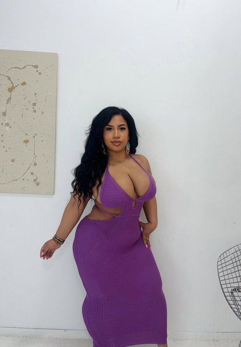 Watch Bri's leaked NSFW photo on TwXstars