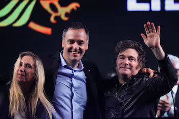 "Adorni"

Porque dio el batacazo, con el 54,2% escrutado:

🟣 Adorni (LLA): 30,19%
🟢 Santoro (Ahora BsAs): 27,49%
🟡 Lospennato (PRO): 15,71%
⚪️ Larreta (Volvamos BsAs): 8%
🔴 Biasi (FIT): 3,16%