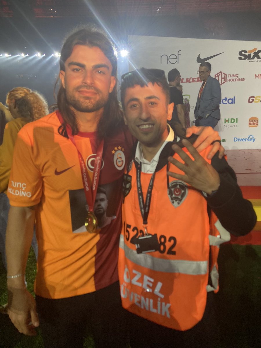 dogantpkr's tweet photo. @abdulkerimbard1 💛❤️🦁🏆 https://t.co/uHxU4qb0YY