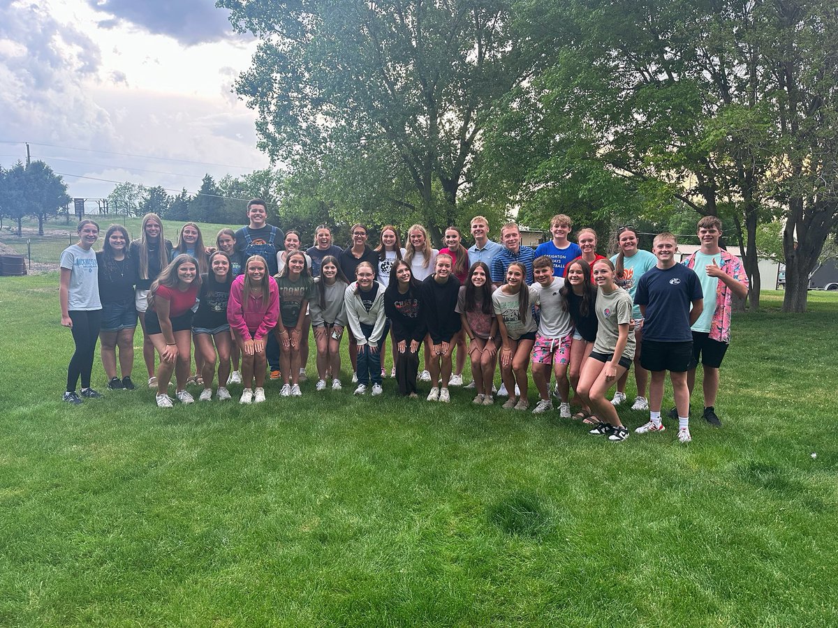 !INTRODUCING OUR 25/26 STUDENT COUNCIL! 

🐾We are lucky to have 35 members this year! 12 being new to the council! Student Council is ready crush goals and push the expectations this year! More to come soon! 

#godawgs #studentcouncil #dawgs4life