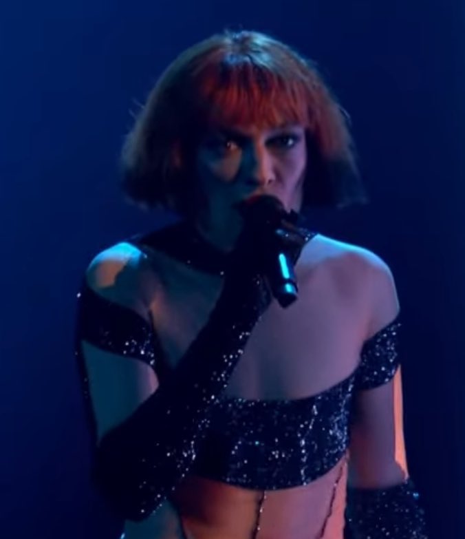 Viernes por la tarde/ LUNES.