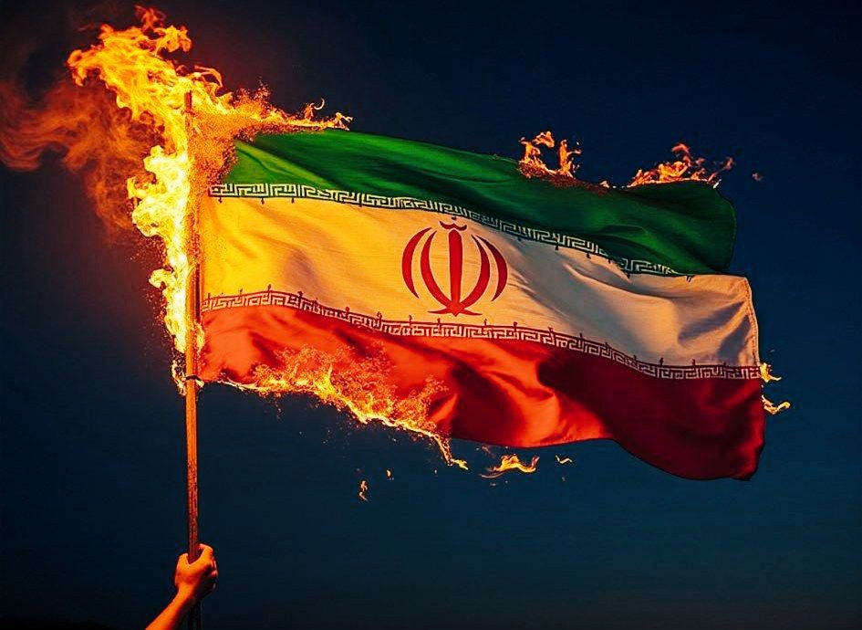 patriot_apranik's tweet image. آزادی فروشی نیست،
باید آن را در خیابانها فریاد بزنیم.
هموطن نترس، تنها نیستی. همهی ما آمادهایم.
#KingRezaPahlavi