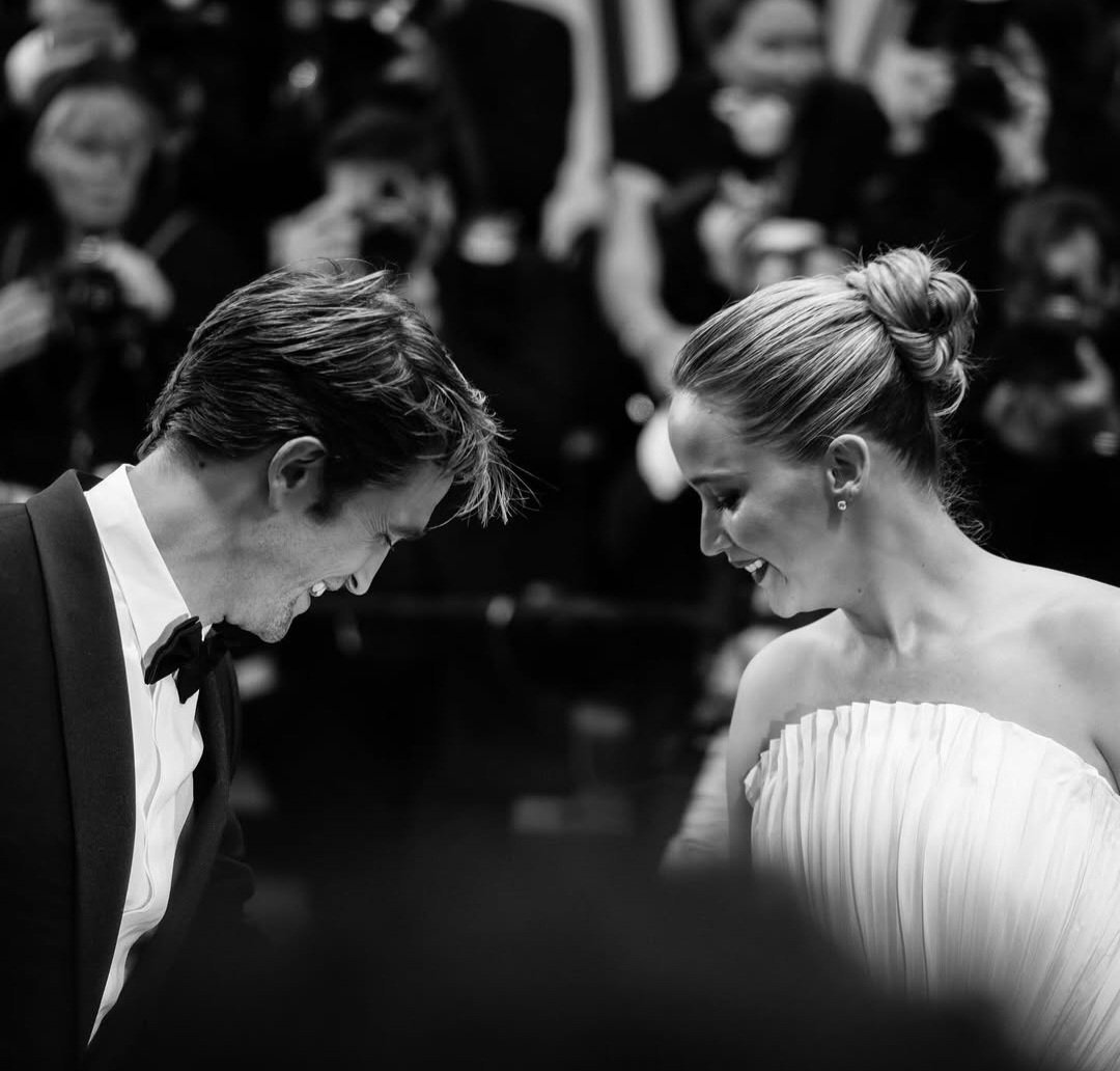 candykizzes24's tweet photo. B &amp; W Hollywood is back!
#DieMyLove #jenbert https://t.co/As0gkfV3xr
