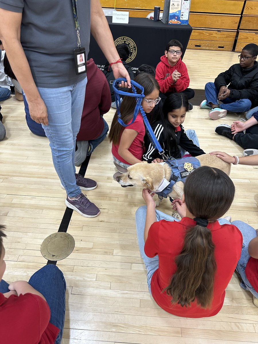 Career Day at MacArthur 🖤♥️<a href="/HDuranPK8/">Haydee Duran</a> 
Great experience for all our Ponies! Thank you Miss. Holmes for making it happen!👏🏼