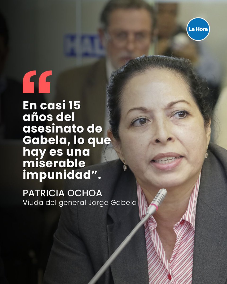 ⚖ A pocos meses de que se cumplan 15 años del asesinato del general Jorge Gabela, su viuda, Patricia Ochoa, volvió a denunciar la impunidad que rodea el caso y alertó sobre irregularidades judiciales 🕯.  Te contamos ➡ lhra.ec/4BDnSCy