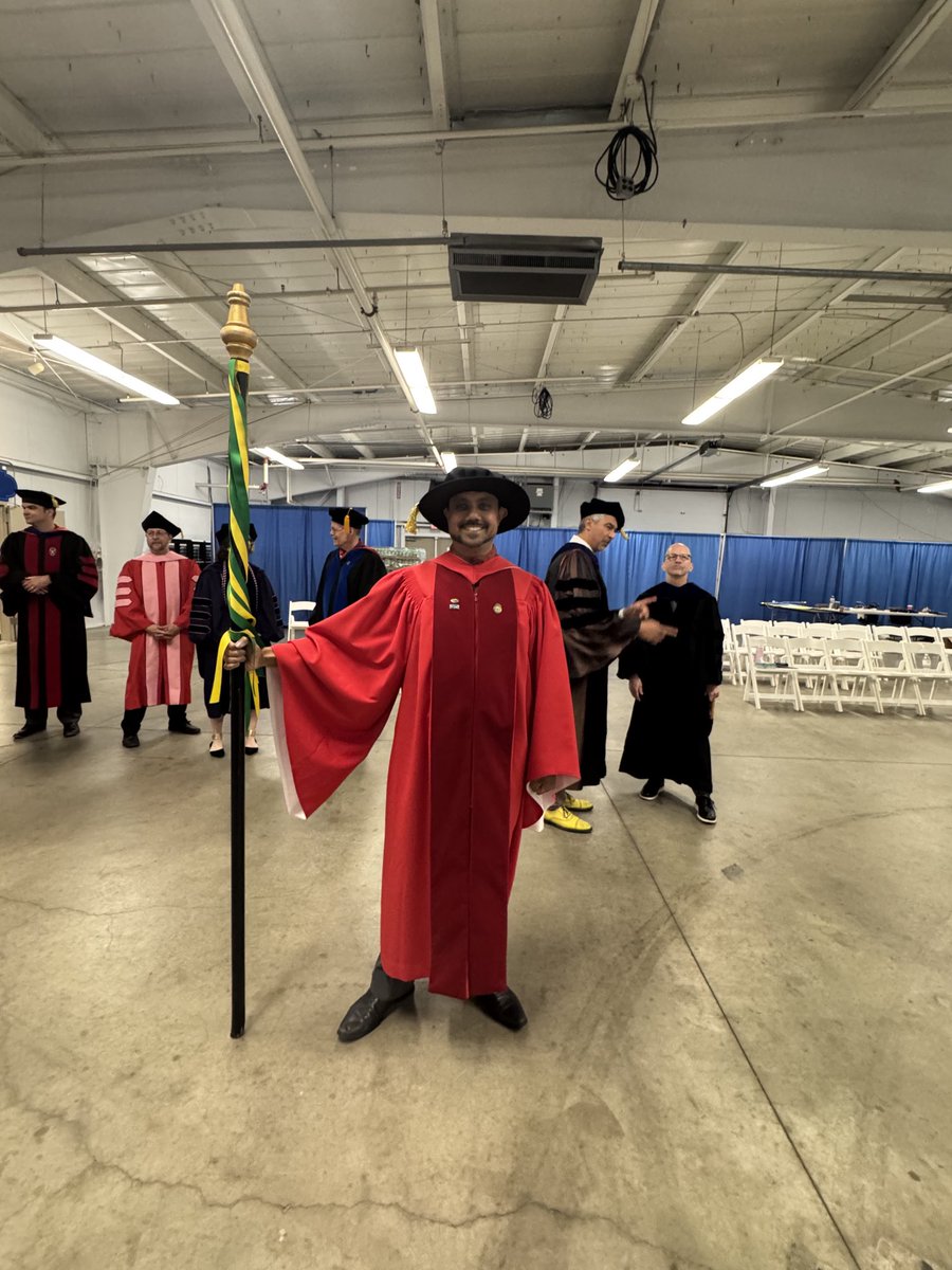UVMPattyPrelock's tweet image. Students @UVMcas are getting ready for their graduation ceremony @uvmvermont Congratulations Graduated of 2025!