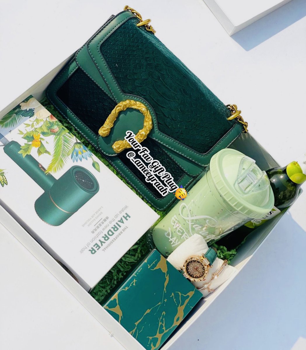 Surprise your woman with a beautiful Eid pack🤍

Price: 30k-75k