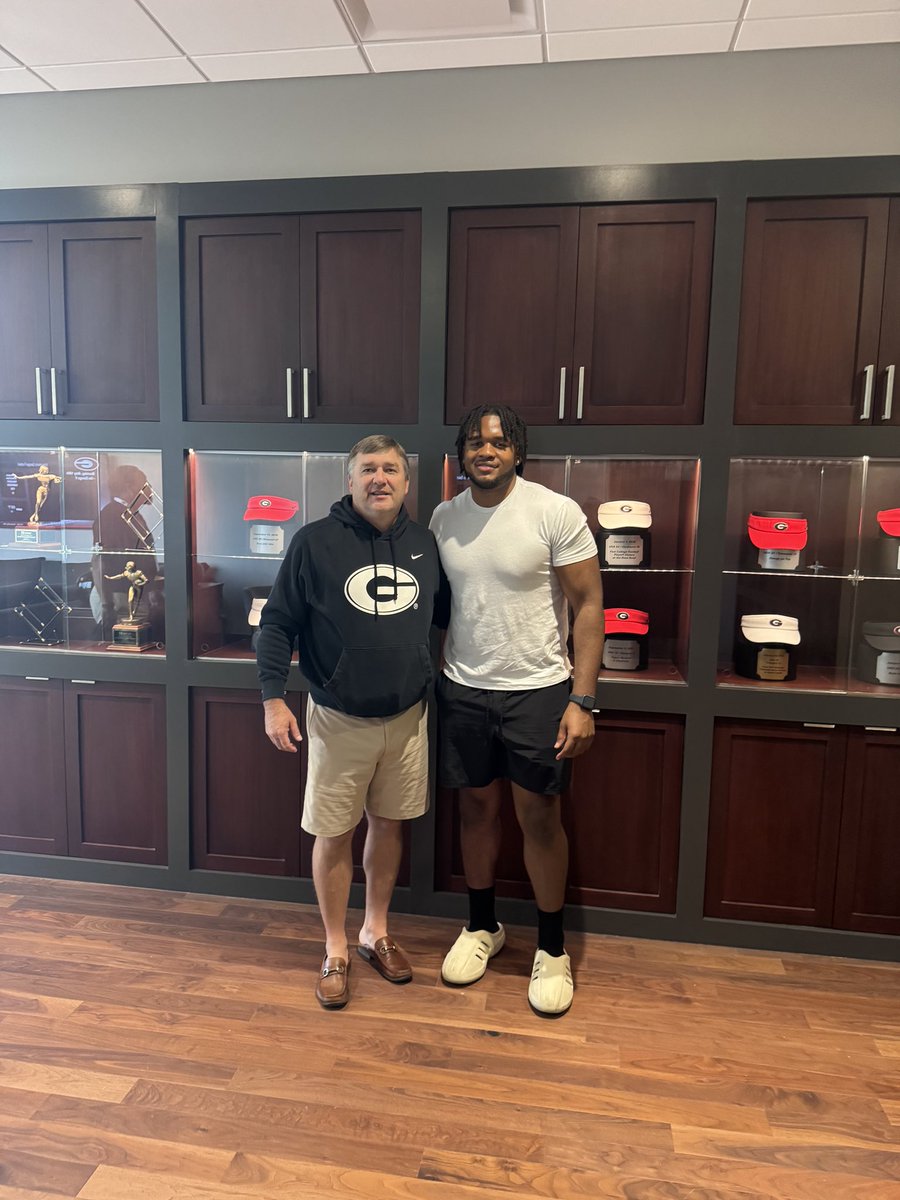 DG (@dariusgrayy_) on Twitter photo I had so much fun this weekend at my official visit with UGA! It was an excellent visit! Thank you <a href="/coachKub_70/">Edmund Kugbila</a> <a href="/SSearels/">Stacy Searels</a> <a href="/KirbySmartUGA/">Coach Kirby Smart</a> <a href="/UGARecruiting20/">UGA Football</a> <a href="/DHill39/">Coach David HILL</a> I had so much fun this weekend at my official visit with UGA! It was an excellent visit! Thank you <a href="/coachKub_70/">Edmund Kugbila</a> <a href="/SSearels/">Stacy Searels</a> <a href="/KirbySmartUGA/">Coach Kirby Smart</a> <a href="/UGARecruiting20/">UGA Football</a> <a href="/DHill39/">Coach David HILL</a>