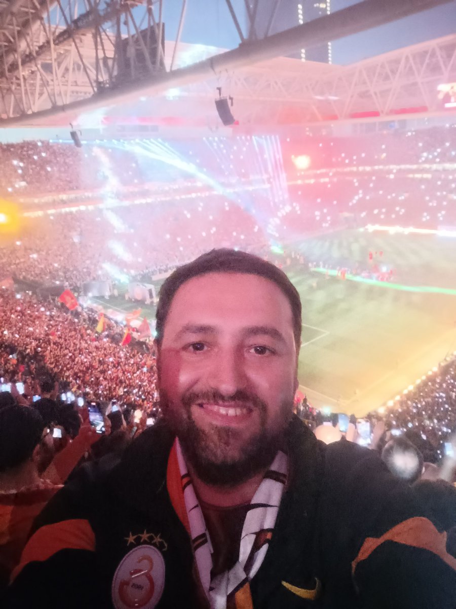 Türkiye'nin ilk ve tek 5 yıldızlı takımı 
#SampiyonGalatasaray