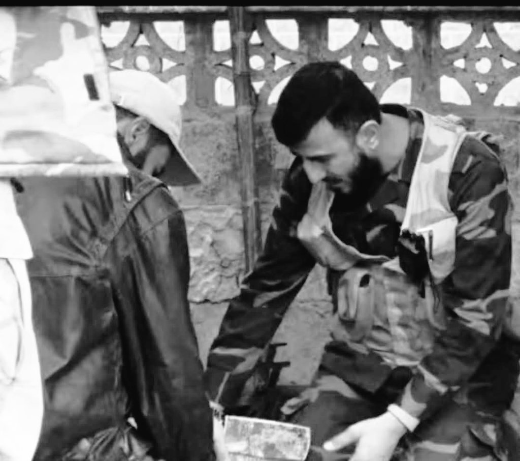 jamalkh1993's tweet photo. وأنا أفخر أني جندي في جيش قائده الأول شهيد وقائده الثاني أسير 
فليشهد الكون أنهم براء من كل فرية أُتهموا بها 
وليشهد التاريخ على ذلك

سنبقى على العهد بإذن الله حتى نلقاه وهو راض عنا إن شاء الله
اللهم تقبل عبدك زهران 
اللهم فك قيد عبدك عصام

#الحرية_لعصام_بويضاني https://t.co/55F7lic4Kc