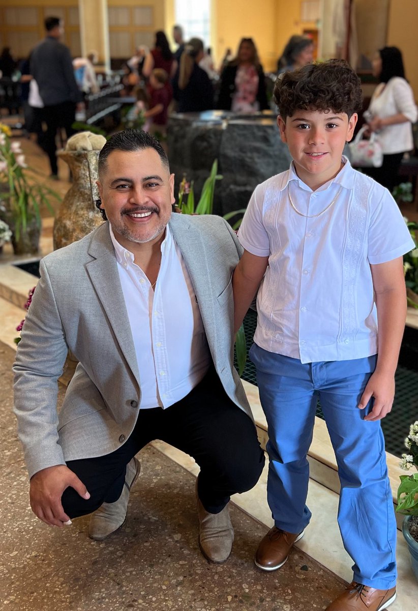 Today I’m no longer tío emeritus. I’m now officially a padrino (godfather). My nephew, Lencho (ie, Lorenzo), made his first communion this morning 🇲🇽🌵🇺🇸