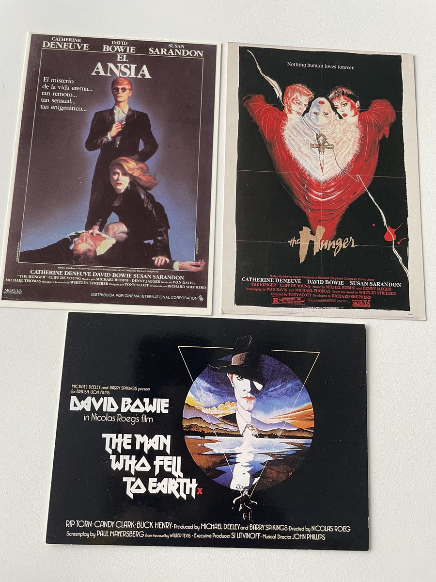 DavidBowieColl's tweet photo. David Bowie postcards in #MyBowieCollection https://t.co/NBQcHtdjZK