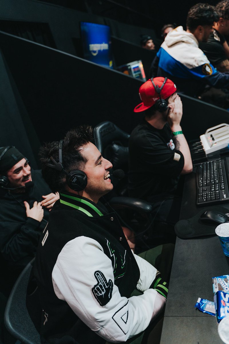 hoje tem esse quarteto junto novamente! 

dia de final de <a href="/Kings_LeagueBR/">Kings League Brazil</a> com transmissão no canal do Presidente <a href="/loud_victor/">Coringa</a> 

#LOUDSportsClub