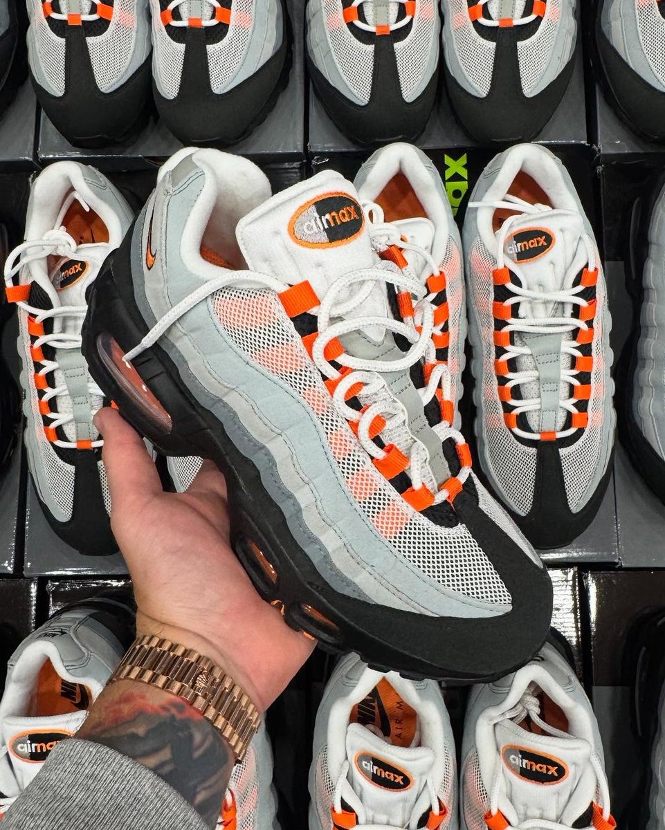 ModernNotoriety's tweet photo. Nike Air Max 95 OG "Bright Mandarin" 🍊🔜 https://t.co/JosqqTQb6r