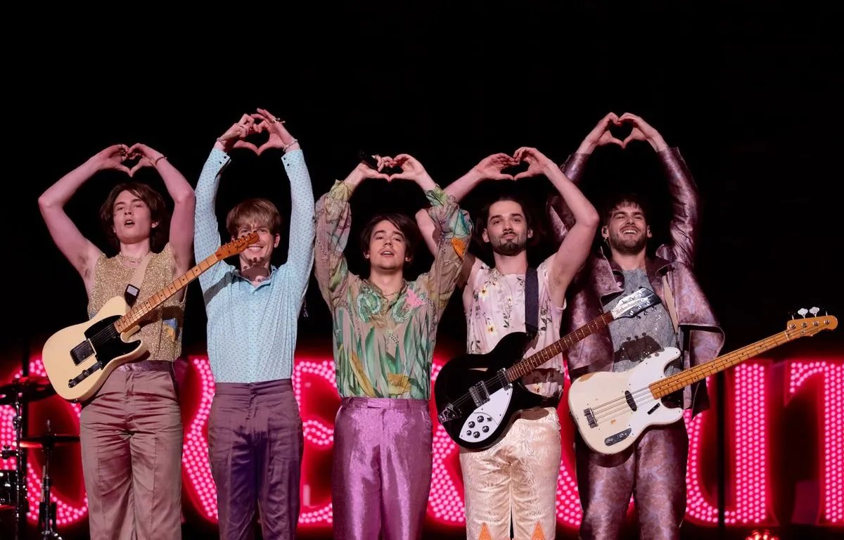 gookiebtss's tweet photo. just me and my silly little obsession with bands at eurovision https://t.co/29N1aKsAWP
