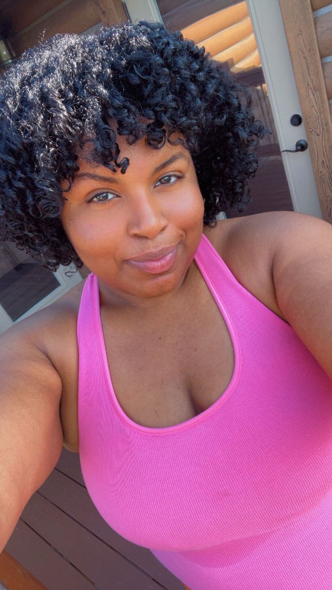 CeCeSoFAB's tweet photo. The Face                          &amp; The Fupa https://t.co/q5VxVXXQRF