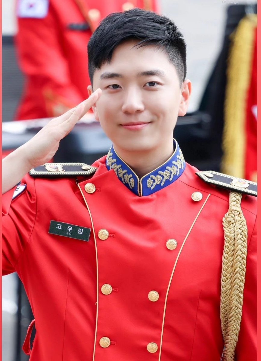 #Woorim of #Forestella will be discharged from the military TODAY !!!! 🎉