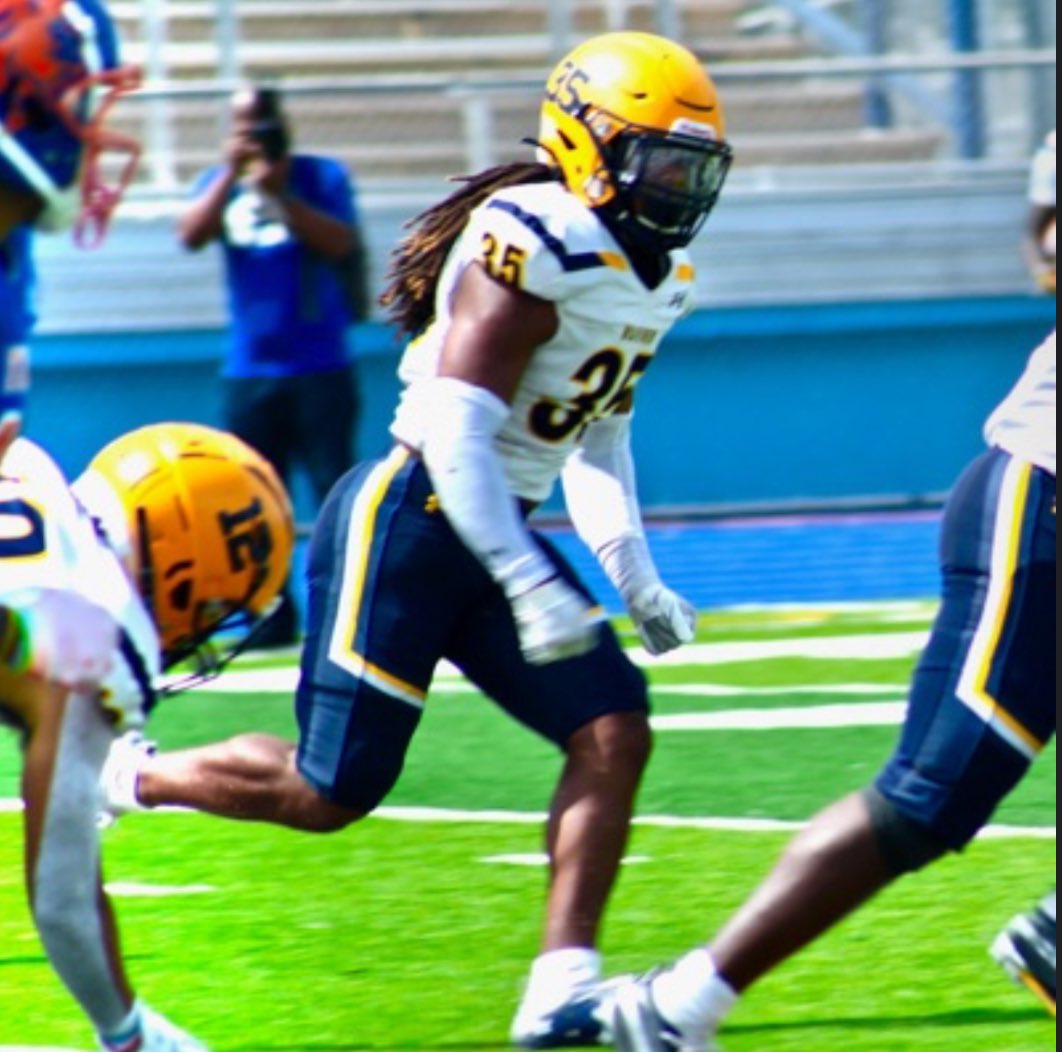 AGTG after a great conversation with <a href="/CoachJoeNieves/">Coach Joe Nieves</a> I’m blessed to have received an offer from Warner University!! <a href="/MrEliDubble/">Coach Eli Will</a> <a href="/CoachMcCrayLHS/">Brandon Moses McCray</a> <a href="/action2348/">Coach Matt Jackson</a>
