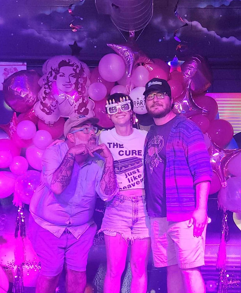 bohicks's tweet image. Wanda sold out our Moon Room last night and it was an amazing group of ppl thank you all so muchto everyone who supported