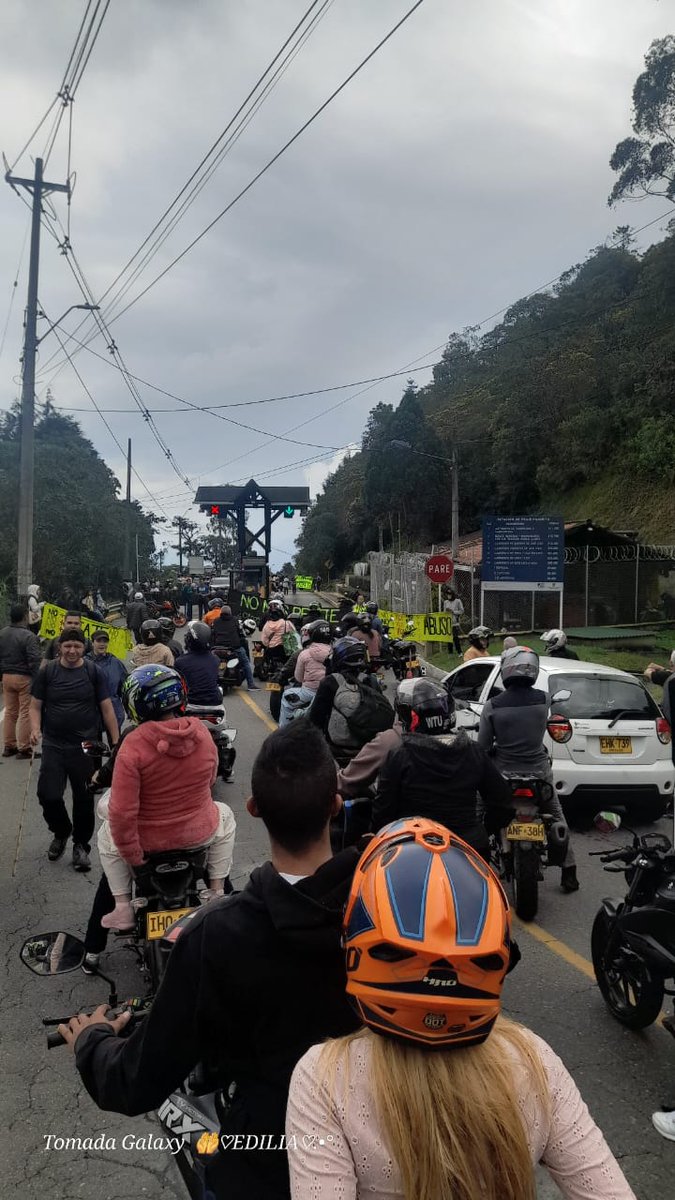 soydeituango's tweet photo. #Reportan en el M.O. no hay paso hacía el municipio de San Pedro de los Milagros #Entrerrios #Belmira en el Peaje de Pajarito por protesta dé la comunidad #Atentos hora 1 y 10 dé la tarde https://t.co/L5SL95HakL