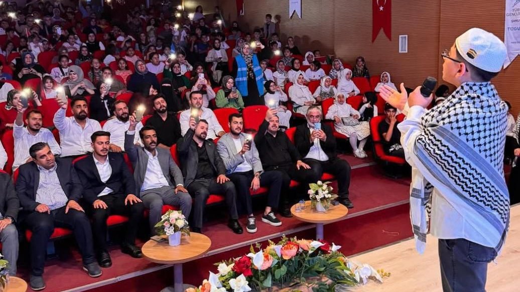 rezzakaslanli's tweet photo. 📍Karaköprü

Kış Okulları'nın kapanış programına katılarak gençlerimizin heyecanına ortak olduk. Eğitim, emek ve gayretle dolu bu güzel süreci tamamlayan tüm öğrencilerimizi ve emeği geçenleri tebrik ediyoruz. https://t.co/OyoAFtANnK