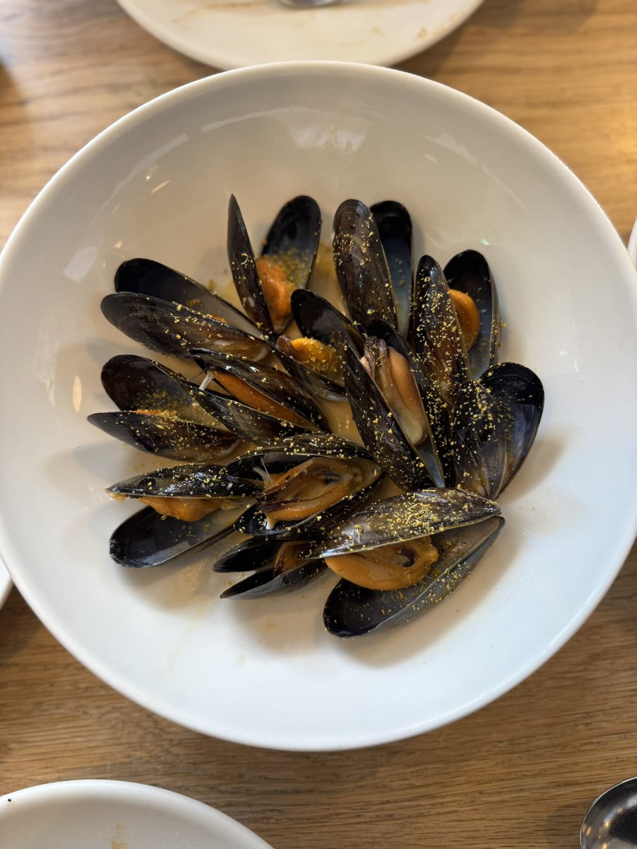 FoodInLondon_'s tweet image. Great food at Lyle’s @LylesLondon which is sadly closing down. @lowejames One of London’s best restaurants instagram.com/p/DJzf0XktL3i/…