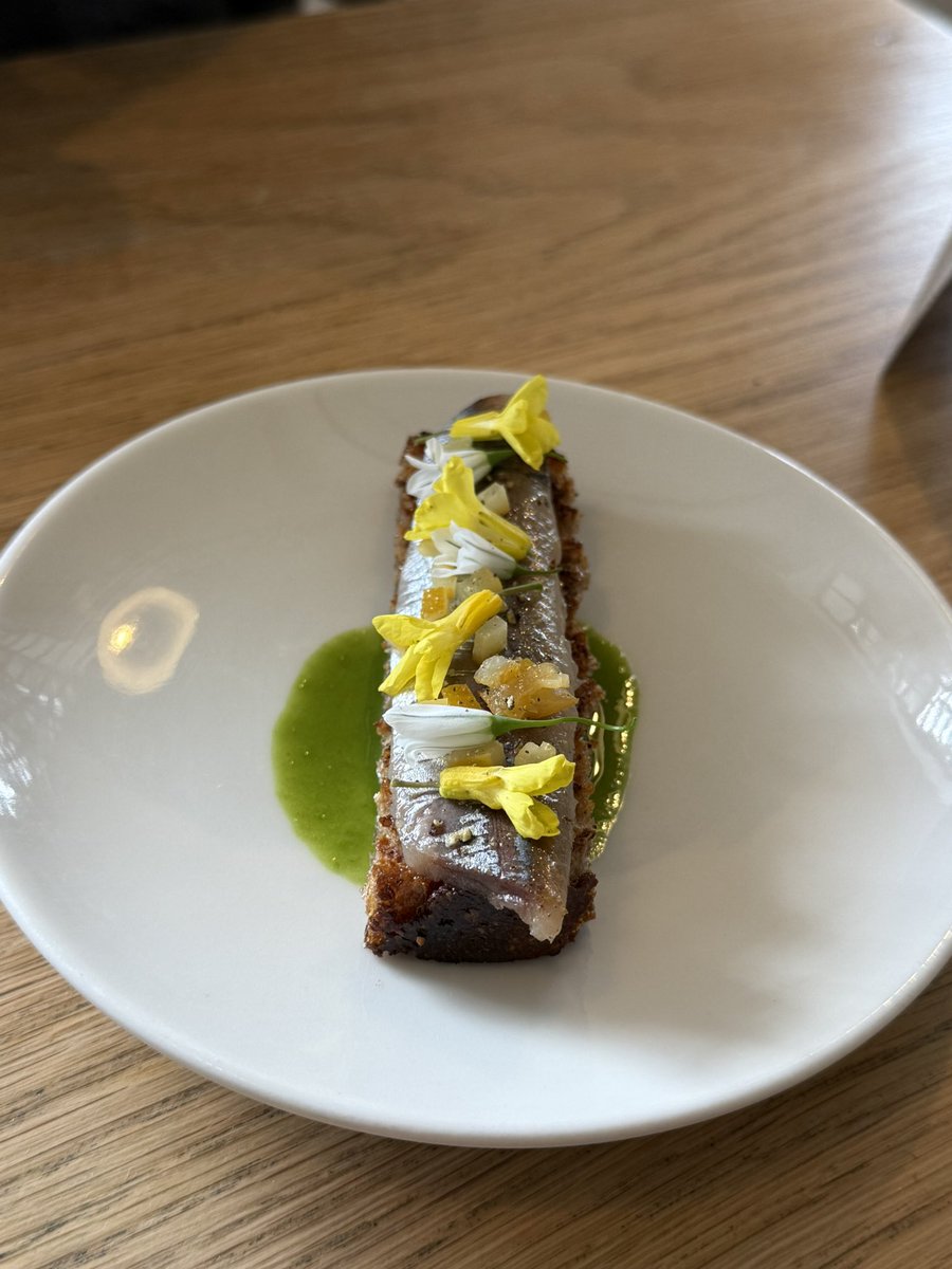 FoodInLondon_'s tweet image. Great food at Lyle’s @LylesLondon which is sadly closing down. @lowejames One of London’s best restaurants instagram.com/p/DJzf0XktL3i/…