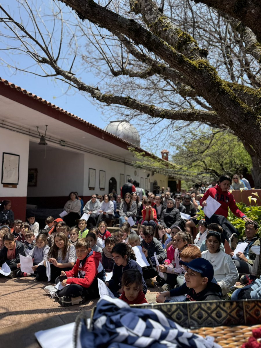 🌄 Finalizamos el curso montañero con los campamentos del foulard, renovando la promesa y sus valores: compromiso, servicio, alegría, fe…
Inspirados por WISH, buscamos la estrella caída y encontramos la luz en cada uno.
¡Gracias por tanto! 🌟
#MontañerosNazaret #Promesa2025