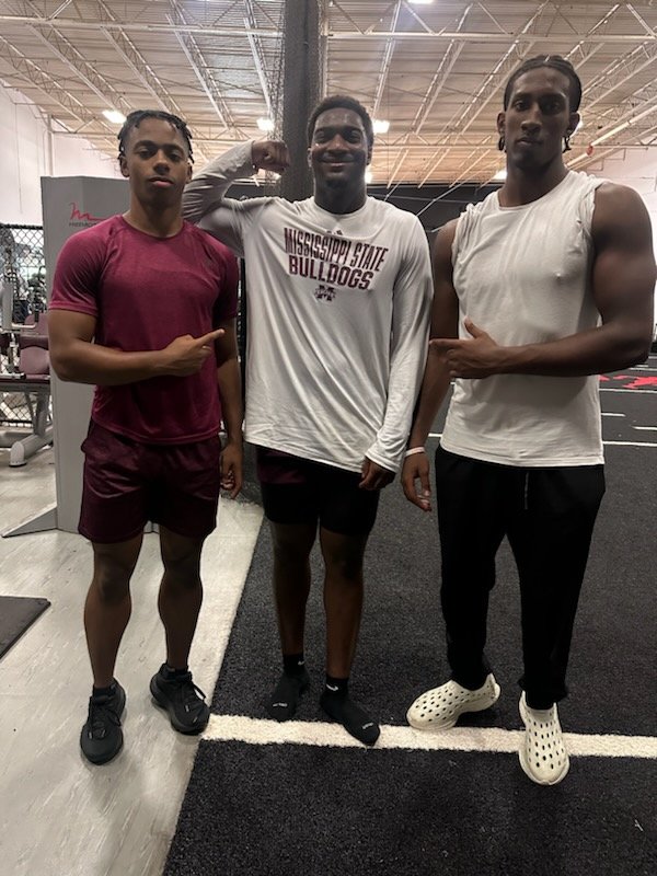 Daniel Diggs (@diggsdanie7783) on Twitter photo Got the opportunity to workout with <a href="/JalenSmith2023/">Jalen Smith</a> this morning <a href="/DASHGwinnett/">Dash Performance</a> I always walk away better with a nugget or two to keep me focused. Today's nugget was to double down on your controllables and don't sweat the rest. Consistency and hard work is undefeated so stay Got the opportunity to workout with <a href="/JalenSmith2023/">Jalen Smith</a> this morning <a href="/DASHGwinnett/">Dash Performance</a> I always walk away better with a nugget or two to keep me focused. Today's nugget was to double down on your controllables and don't sweat the rest. Consistency and hard work is undefeated so stay