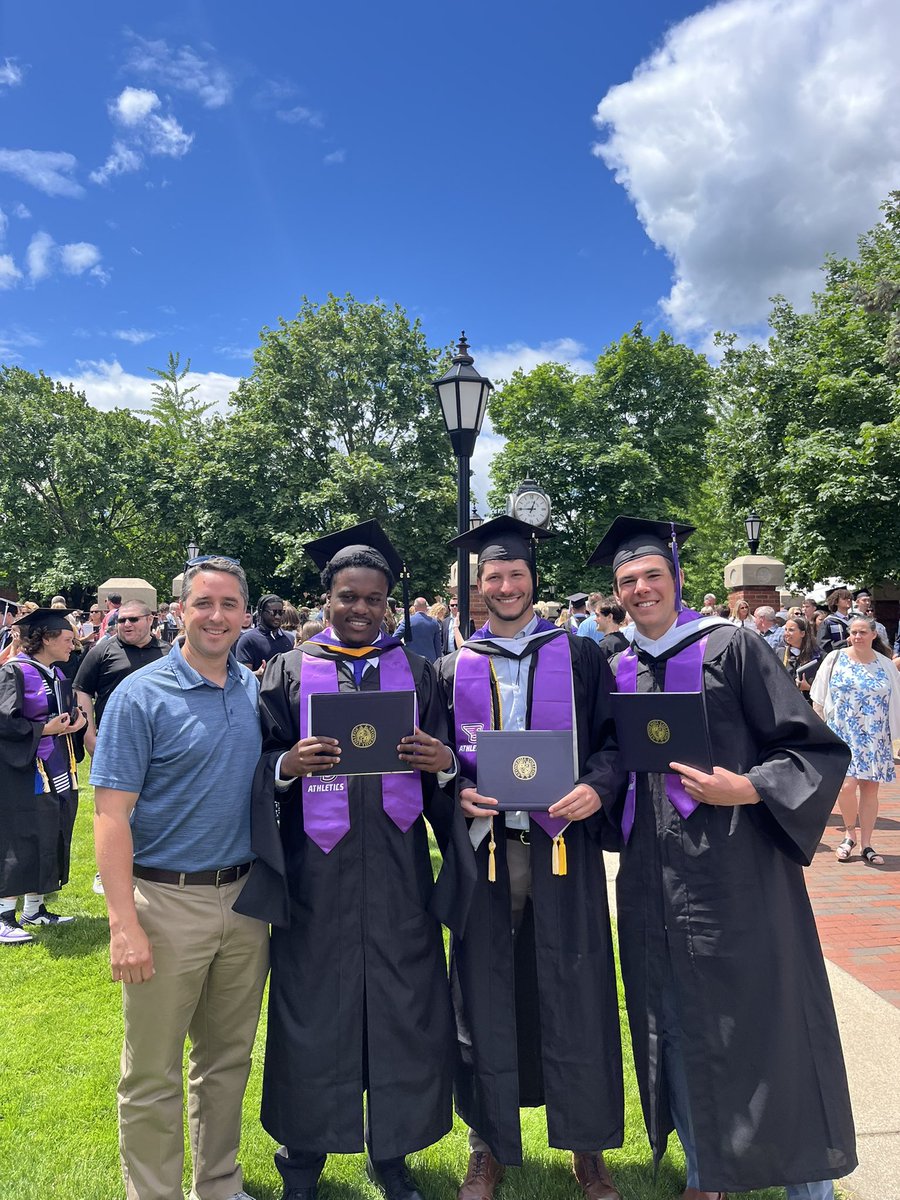 CoachChrisKraus's tweet image. Very proud of these guys! Congratulations Nate, Neal, Josh, Amir and Chris! @StonehillMBB @stonehill_info