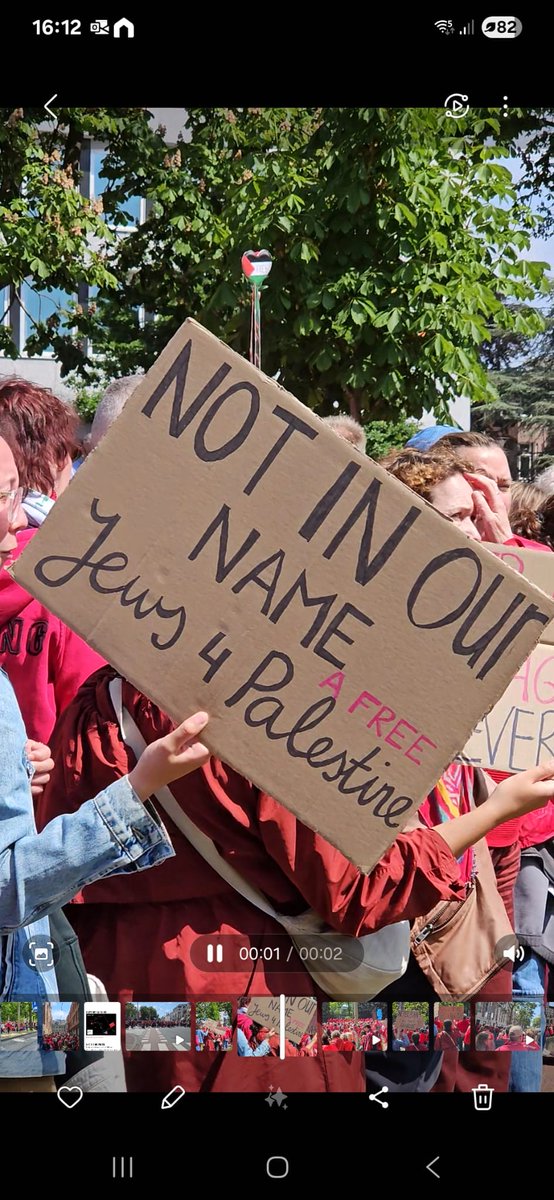 Vandaag een rode lijn getrokken. Het is niet langer gerechtvaardigd om zoveel onschuldige bewoners koelbloedig te vermoorden.  Ik ben voor Palestijnen en tegen Hamas, voor Israël maar tegen Netayahu en zijn ultrarechtse kabinet. Kernwoord "Geweten"