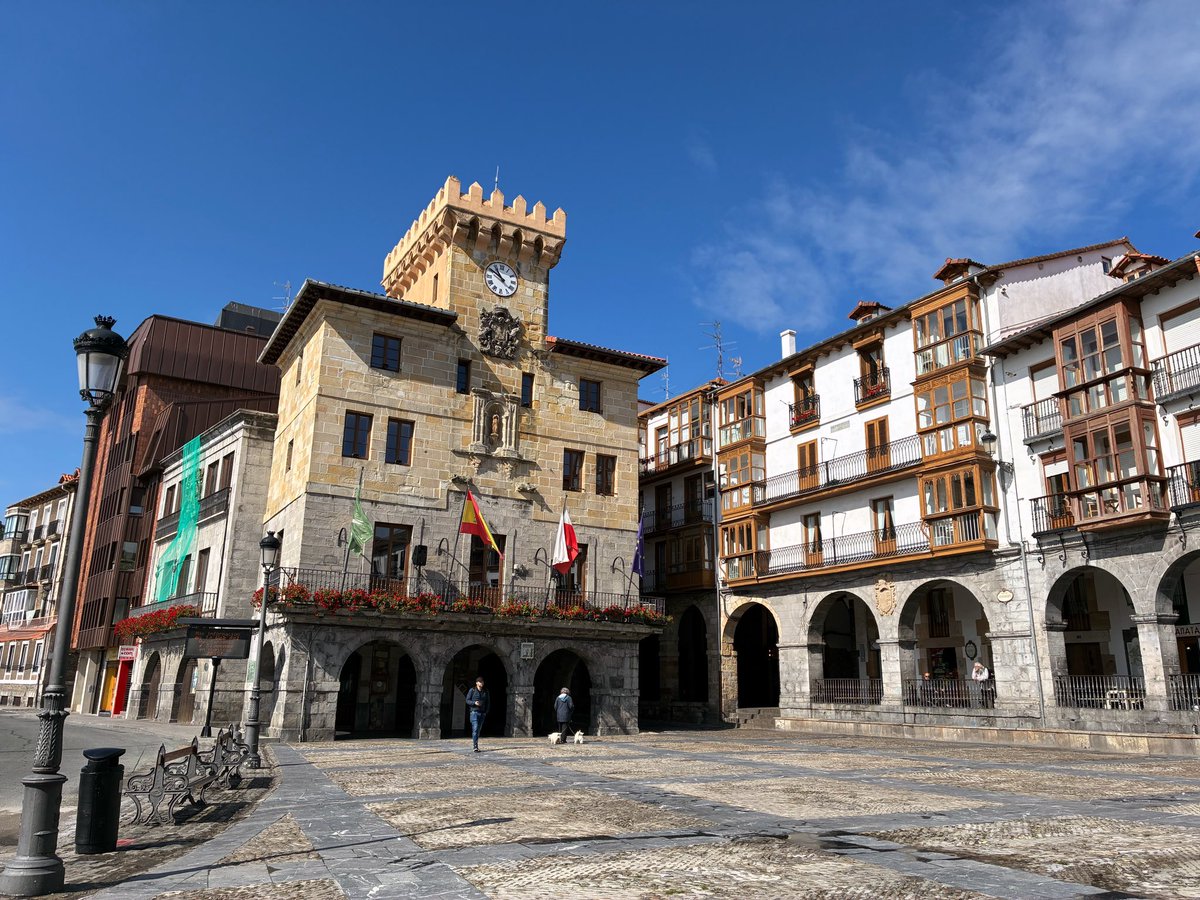 🌊 Castro Urdiales, historia y mar en la costa de Cantabria 🏰🐚

lasanacronicas.com/castro-urdiale…