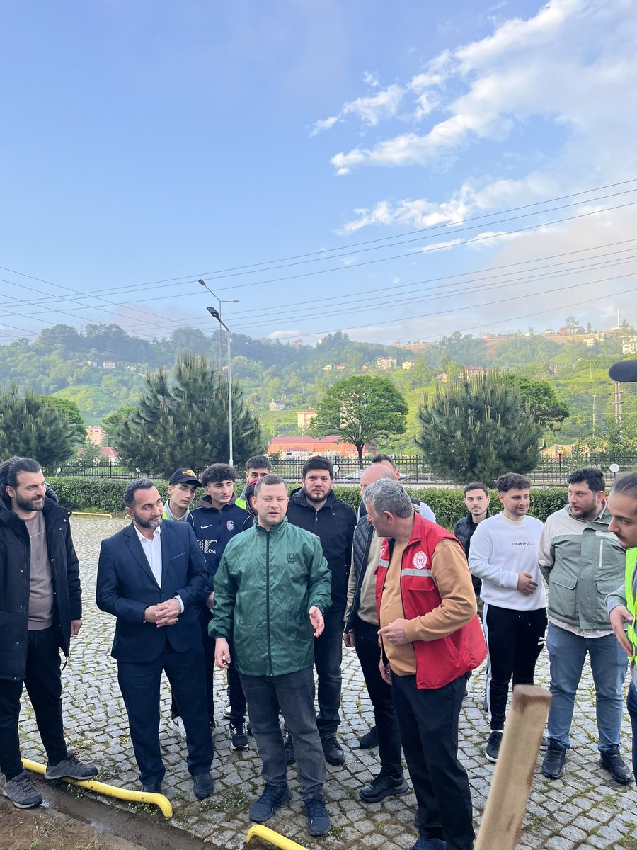 Oflugenclerr's tweet photo. Bugün Oflu Gençler ve Yegane Vatan dernekleri olarak doğaya nefes, geleceğe umut olmak için fidanlarımızı toprakla buluşturduk.
Katılımlarıyla bizleri onurlandıran Sayın Kaymakamımız Yiğit Yaşar DEMİRER’e ve Sayın İlçe Spor Müdürümüz Özcan DEMİREL’e teşekkür ederiz https://t.co/X4EvSnHUyo