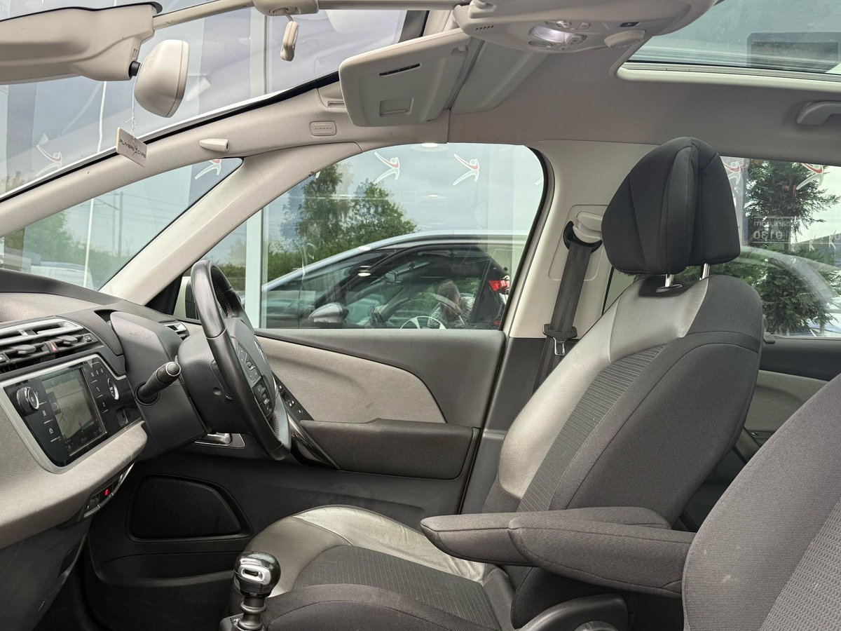 CamPlayersCars's tweet photo. 🪐Citroen C4 Spacetourer. £279 PCM

2020▪️Manual▪️Panoramic Roof▪️Massage Seats▪️Navigation▪️Reverse Camera▪️Park Assist.▪️ Seats▪️Auto Boot▪️Virtual Cockpit. 

📲call/text/whatsapp - 07423791850
📧 Email - cameron@playerscars.com https://t.co/yv5zWKwGls