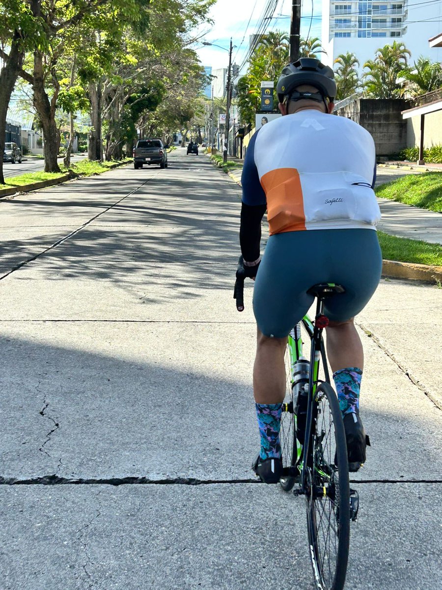 RojasPe6's tweet photo. Ride de domingo. Aprovechando el 🌞. https://t.co/HDsdSvEfbk