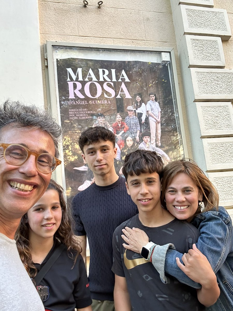 ismaelpalacin's tweet image. Visca el #teatre jove de barri!!
#MariaRosa de #Guimerà amb la nova sang de @sotacabina batega als @lluisosdegracia !!!