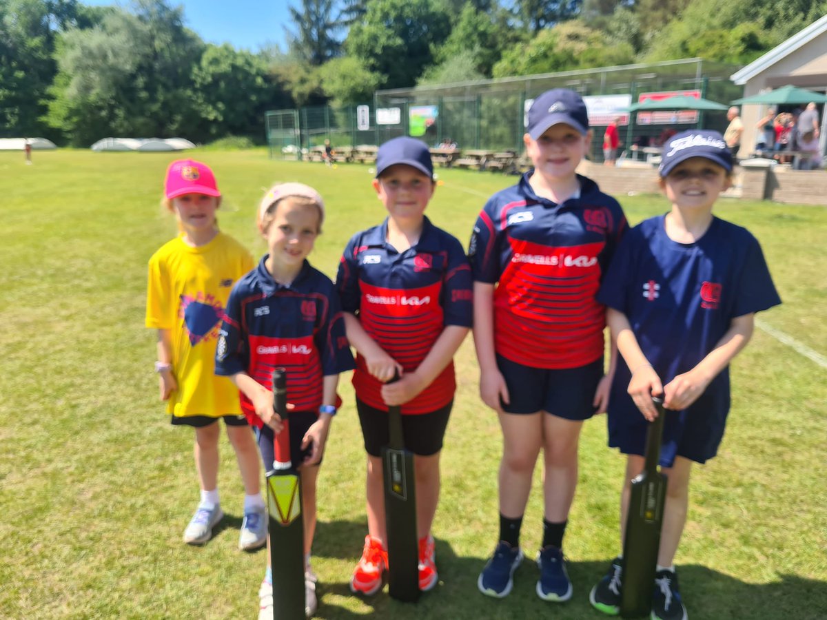 CarmarthenWands's tweet photo. A busy day for club teams today 

Our U8s Girls took part in the first ever Girls All Stars Festival followed by our U10s Girls all at @llangennechcc 

Our U9s Boys played at @LlandeiloCC in their first festival as a team https://t.co/DvPYVE5Anl