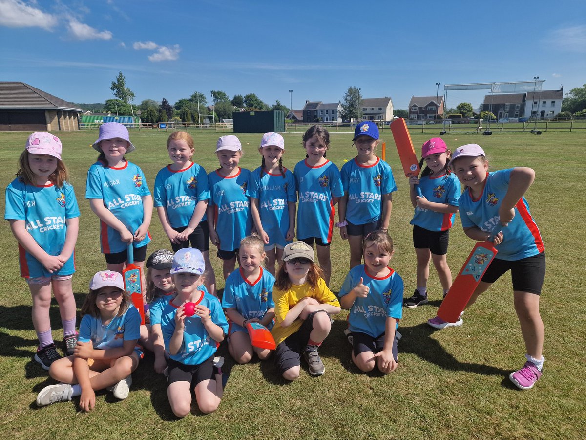 CarmarthenWands's tweet photo. A busy day for club teams today 

Our U8s Girls took part in the first ever Girls All Stars Festival followed by our U10s Girls all at @llangennechcc 

Our U9s Boys played at @LlandeiloCC in their first festival as a team https://t.co/DvPYVE5Anl