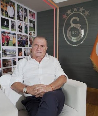 forzacimbom's tweet photo. 🫂 Fatih Terim'in başlattığı 5. yıldız serüvenini Okan Buruk tamamladı. https://t.co/QsDVOg8Cev