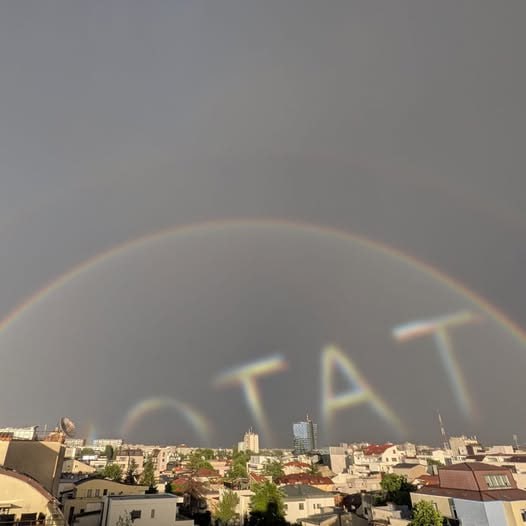 MeminescuTop's tweet photo. Nu știu cine a făcut-o, dar e un mare domn. https://t.co/vdUEk5xHcJ